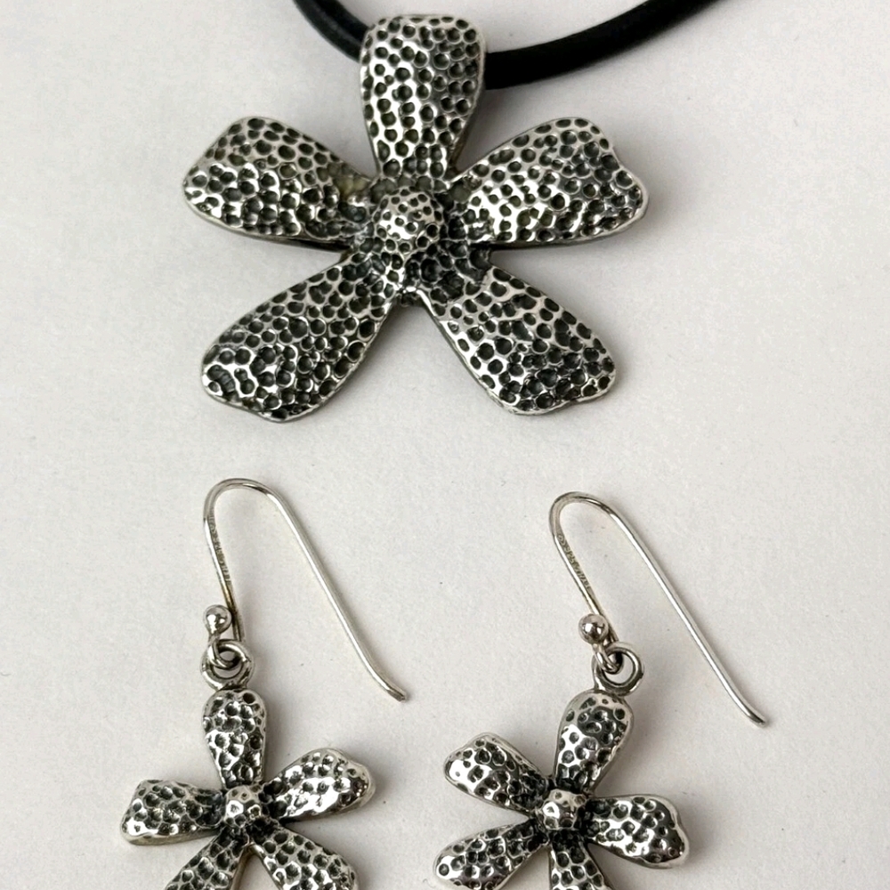 Silpada Textured Silver Flower Necklace and Earrings Sterling Silver